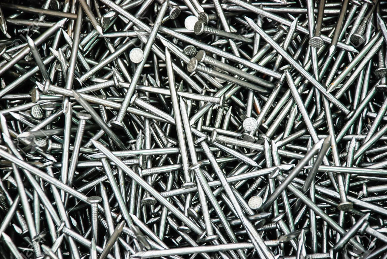 pile of grey iron nails